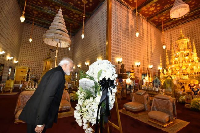 The Prime Minister, Shri Narendra Modi pays respects to late King Bhumibol Adulyadej, in Bangkok, Thailand on November 10, 2016.