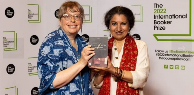 साहित्यकार गीतांजलि श्री को ‘रेत की समाधि’ के लिए मिला बुकर पुरस्कार